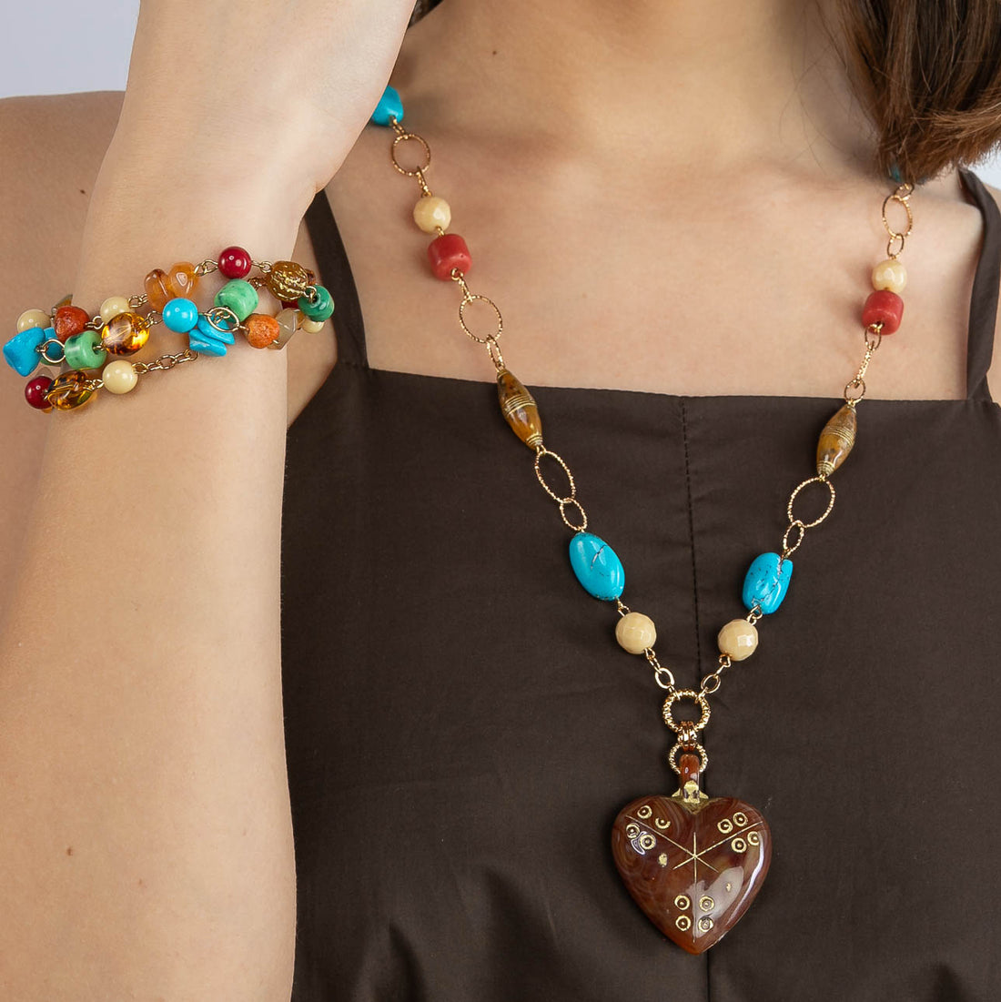 Collana di pietre dure con pendente