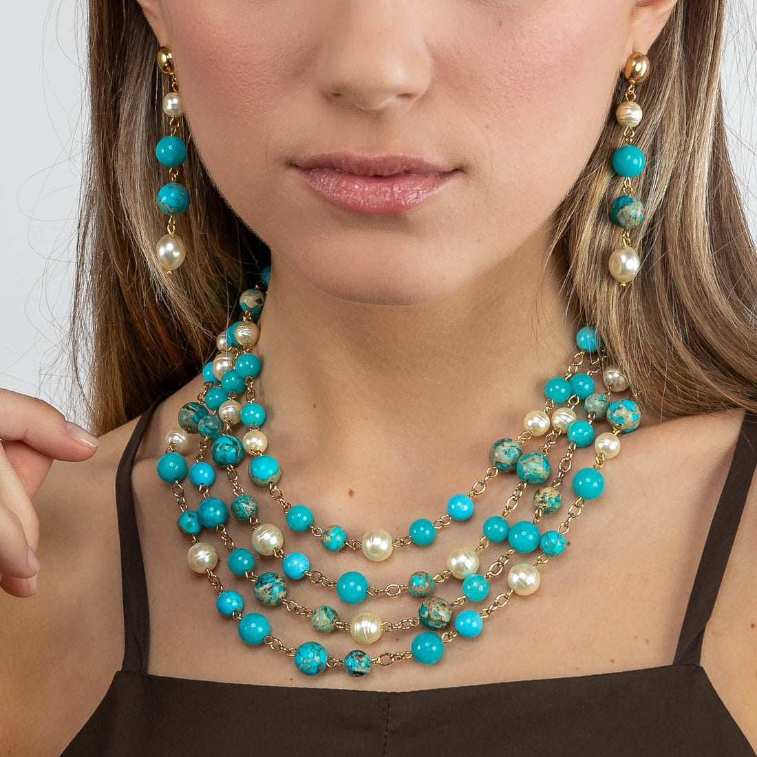 Collana girocollo a quattro fili in perla e turchesi