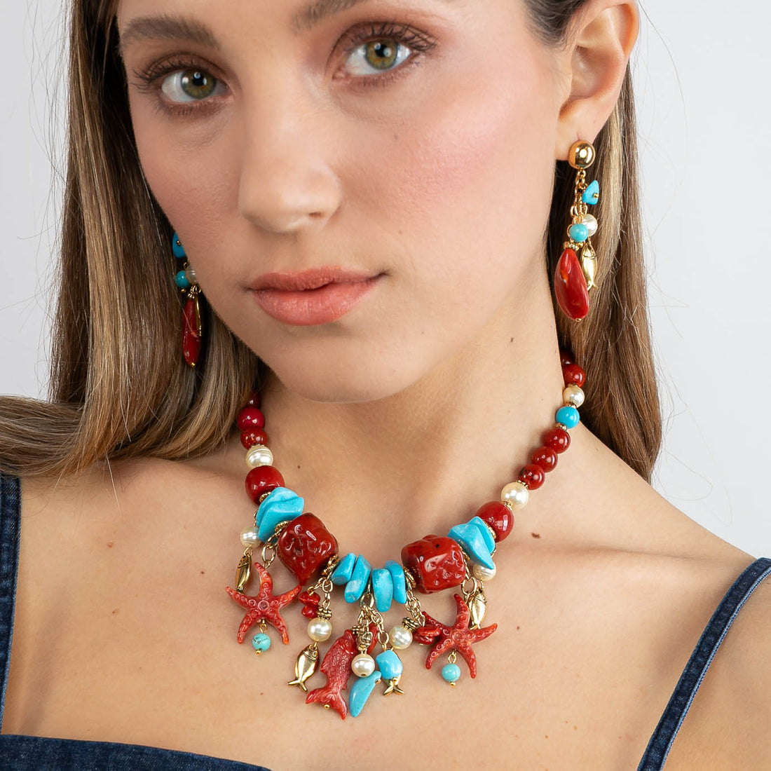 Collar gargantilla en resina y piedras semipreciosas