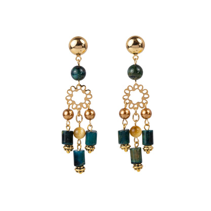 Pendant earrings in semi-precious stones and pearls