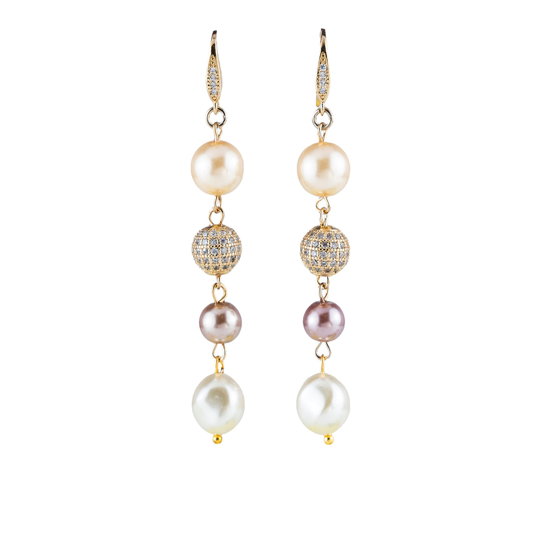 Drop earrings with a mix of pearls