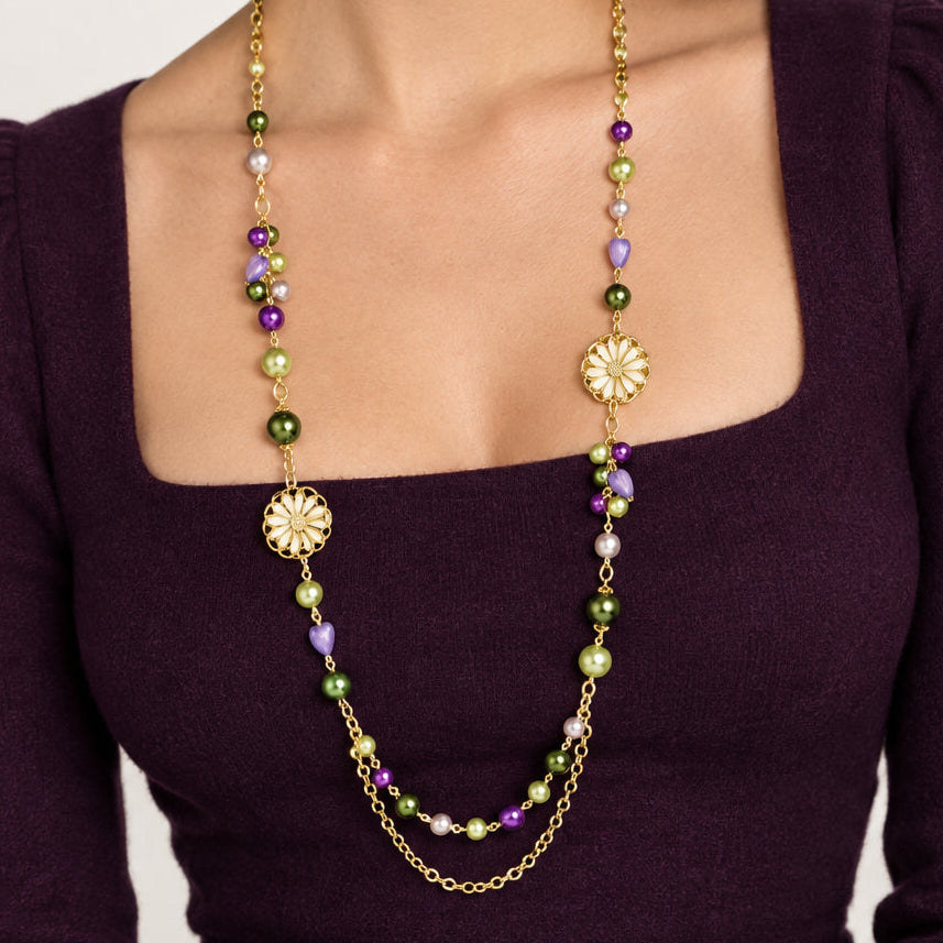 Collana lunga con perle e catena
