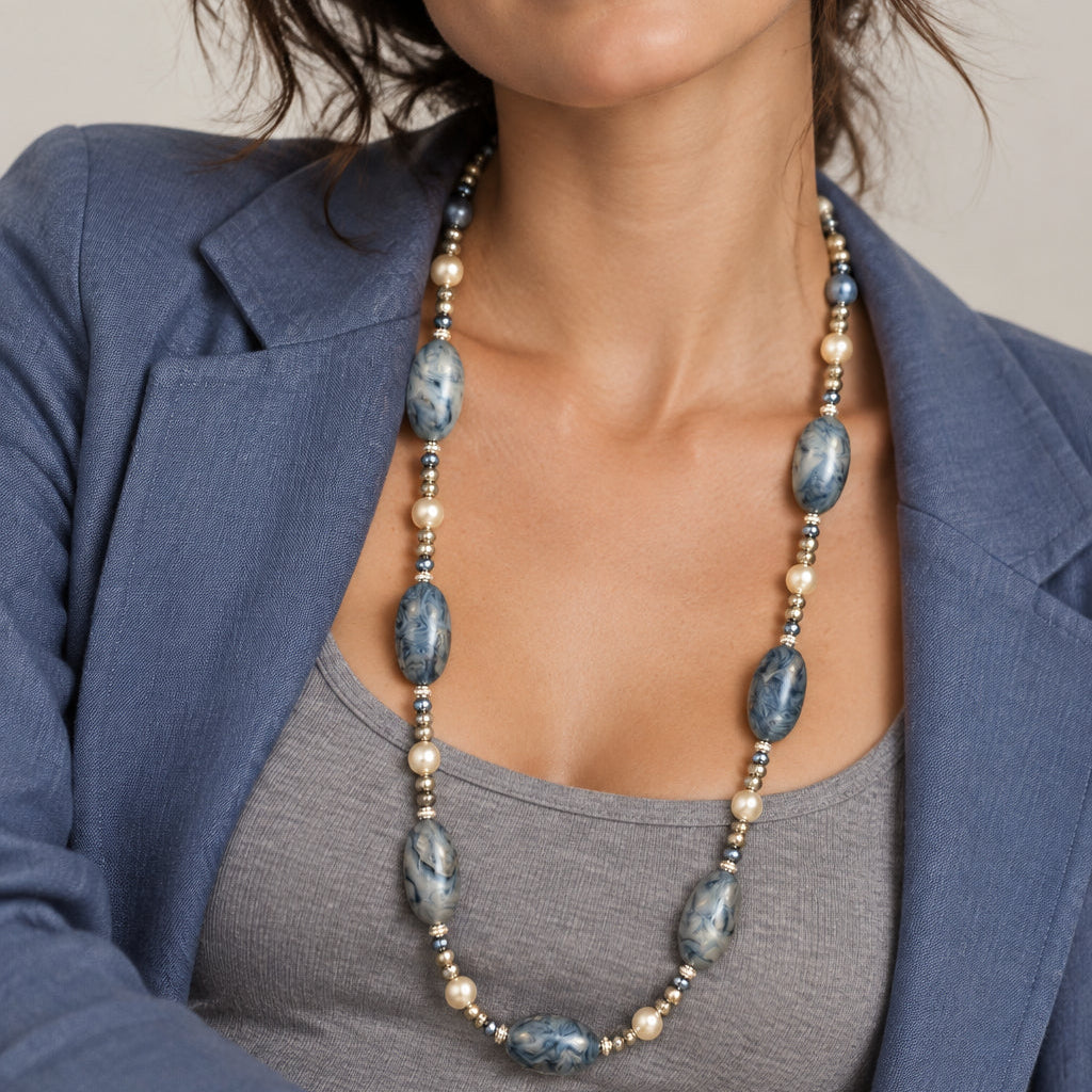 Collana lunga in resina perle e cristalli