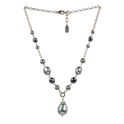 Collana girocollo in perle e cristalli con pendente