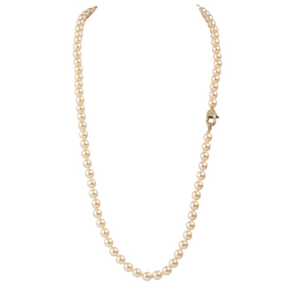 Long pearl necklace