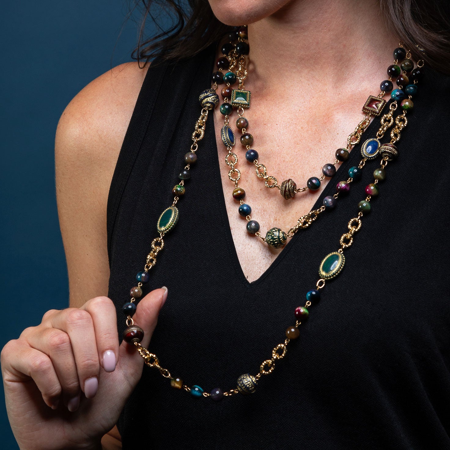 Long necklace of semi-precious stones and chain