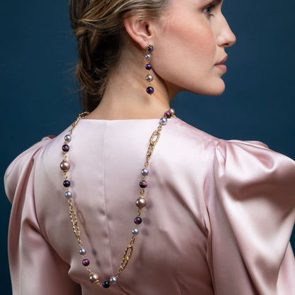 Pendant earrings in semi-precious stones and pearls