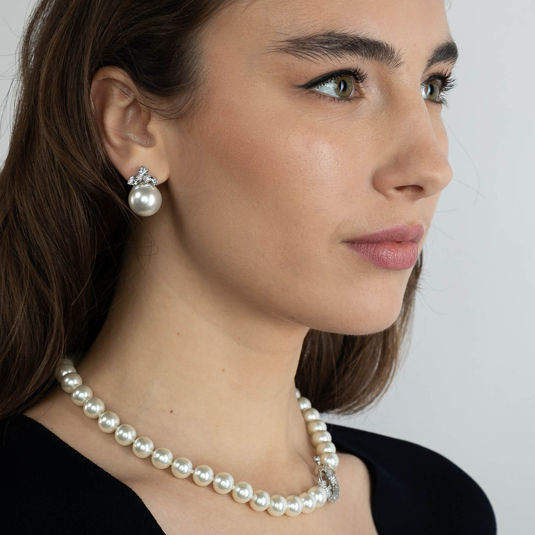 Orecchini di perle e cristalli