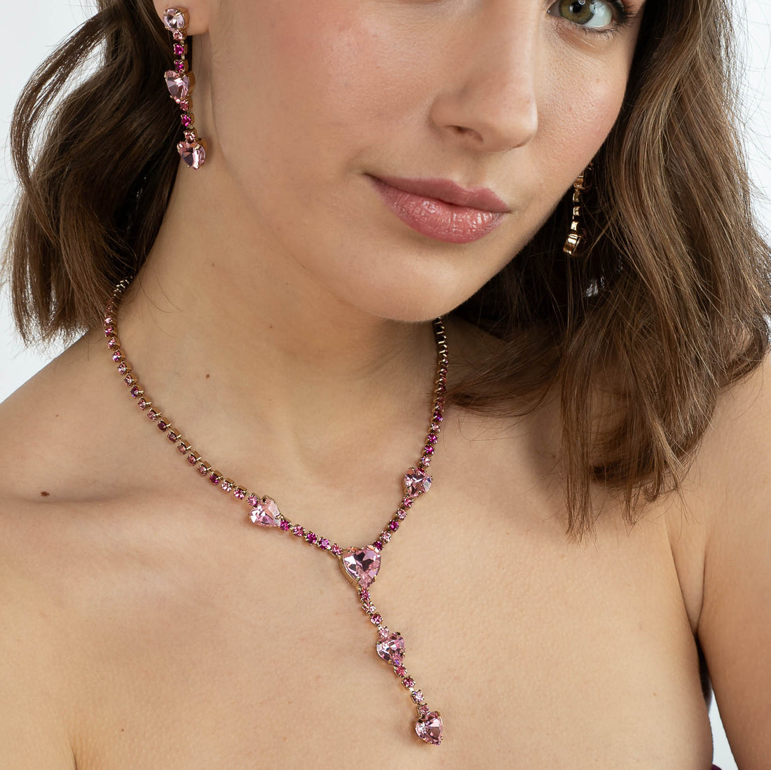 Girocollo con pendente di cuori di cristalli