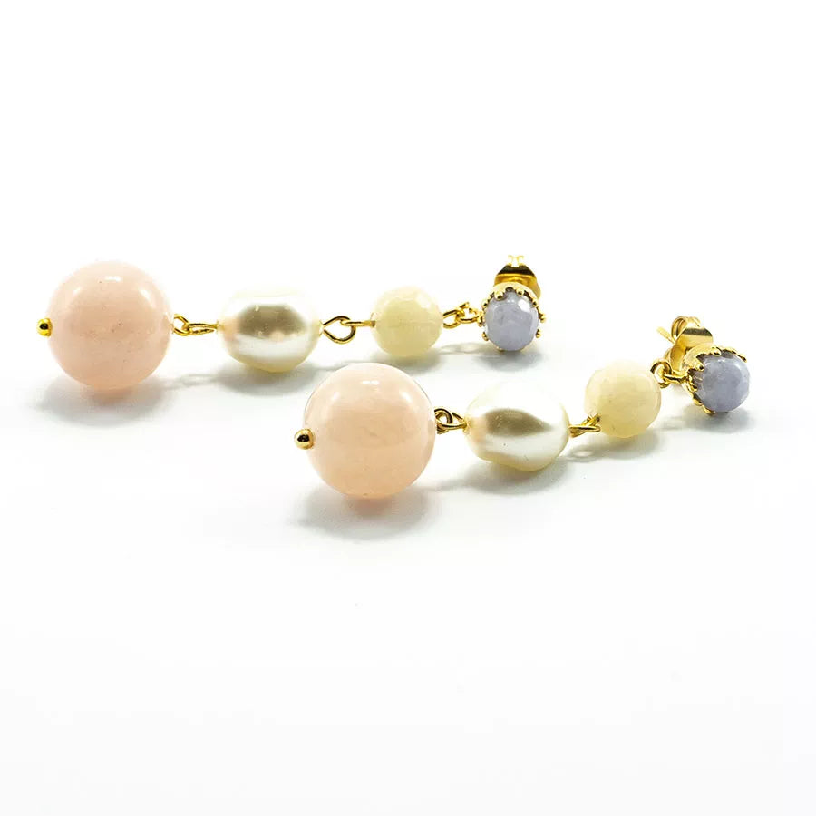 Pendant earrings in semi-precious stones and pearls