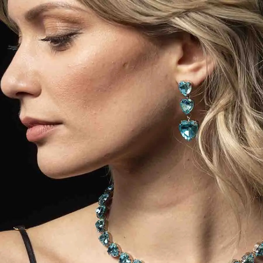 Orecchini pendenti con cuori di cristalli